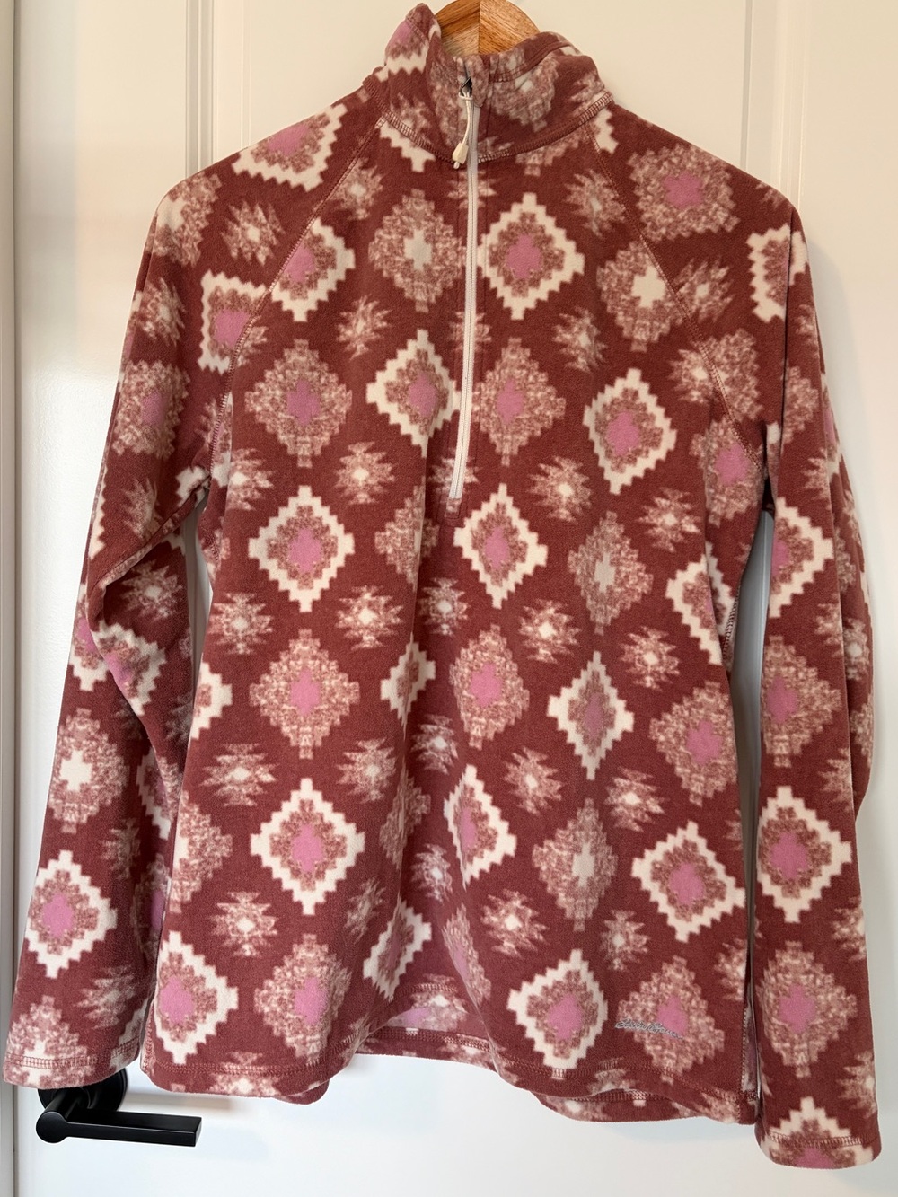 Eddie Bauer Women’s Aztec Print Fleece Quarter Zip Pullover Geometric Pink‎ TL